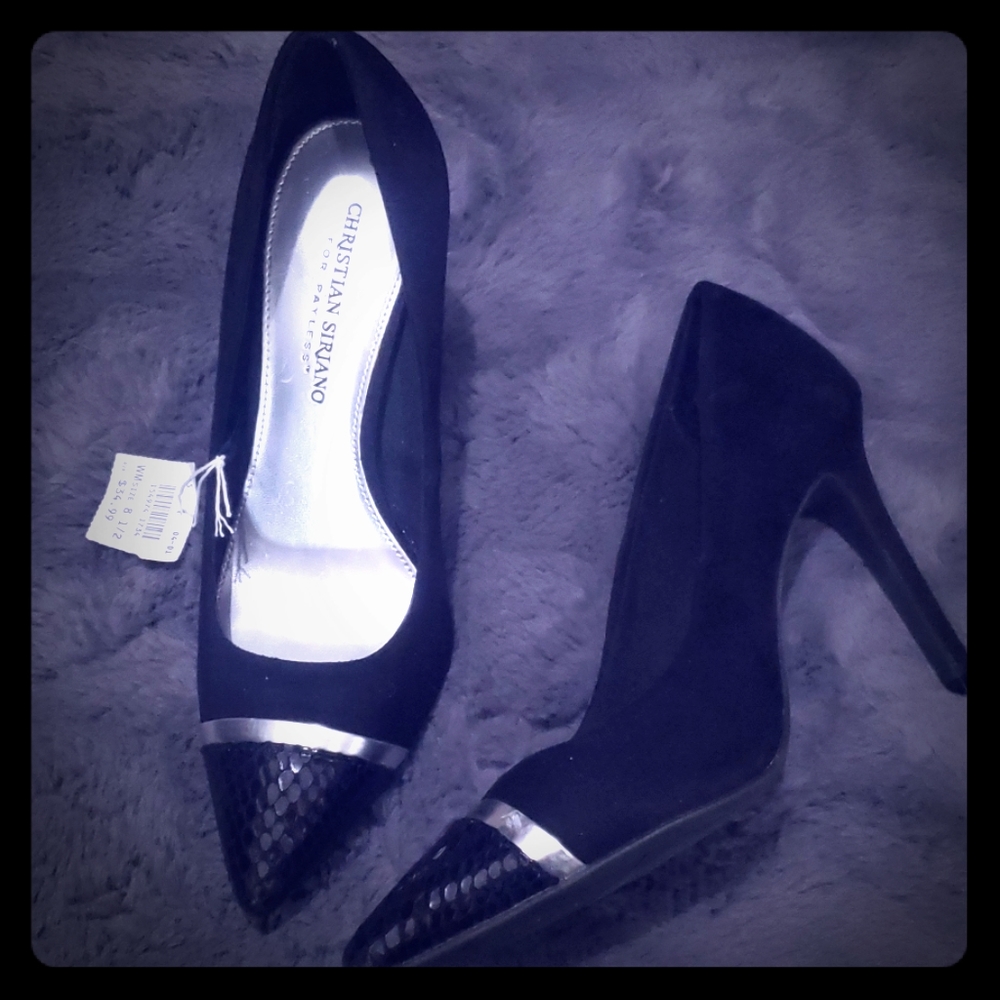 NWT black pointed pumps